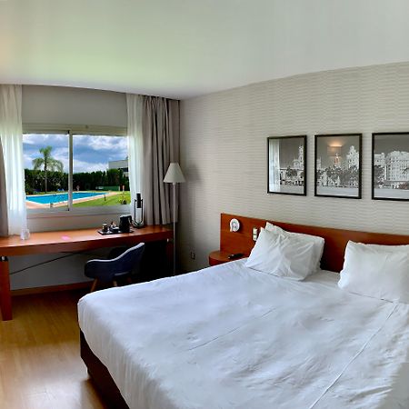 Hotel Ramada By Wyndham Valencia Almussafes Esterno foto