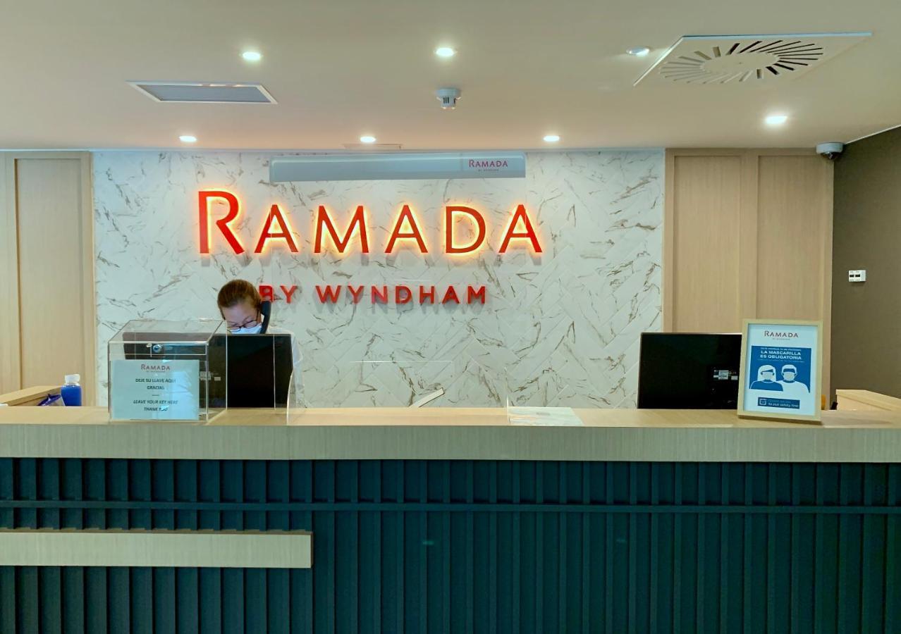 Hotel Ramada By Wyndham Valencia Almussafes Esterno foto