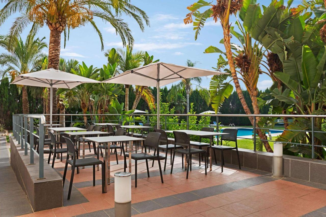 Hotel Ramada By Wyndham Valencia Almussafes Esterno foto