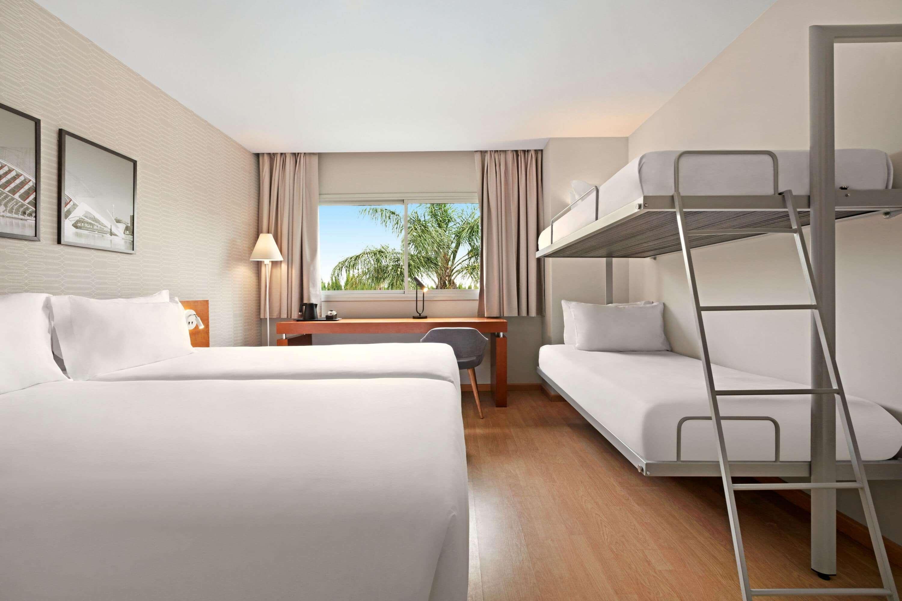 Hotel Ramada By Wyndham Valencia Almussafes Esterno foto