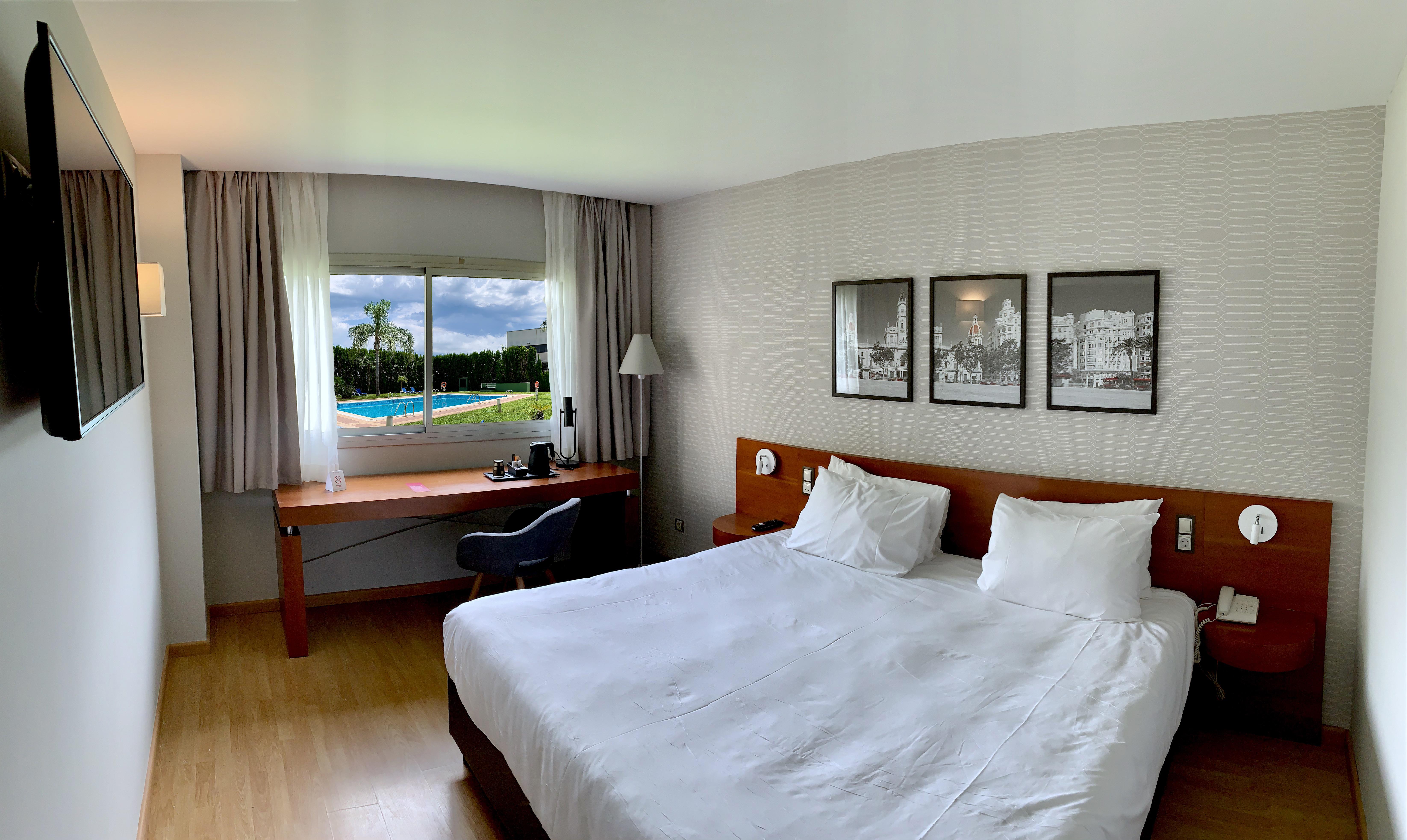Hotel Ramada By Wyndham Valencia Almussafes Esterno foto
