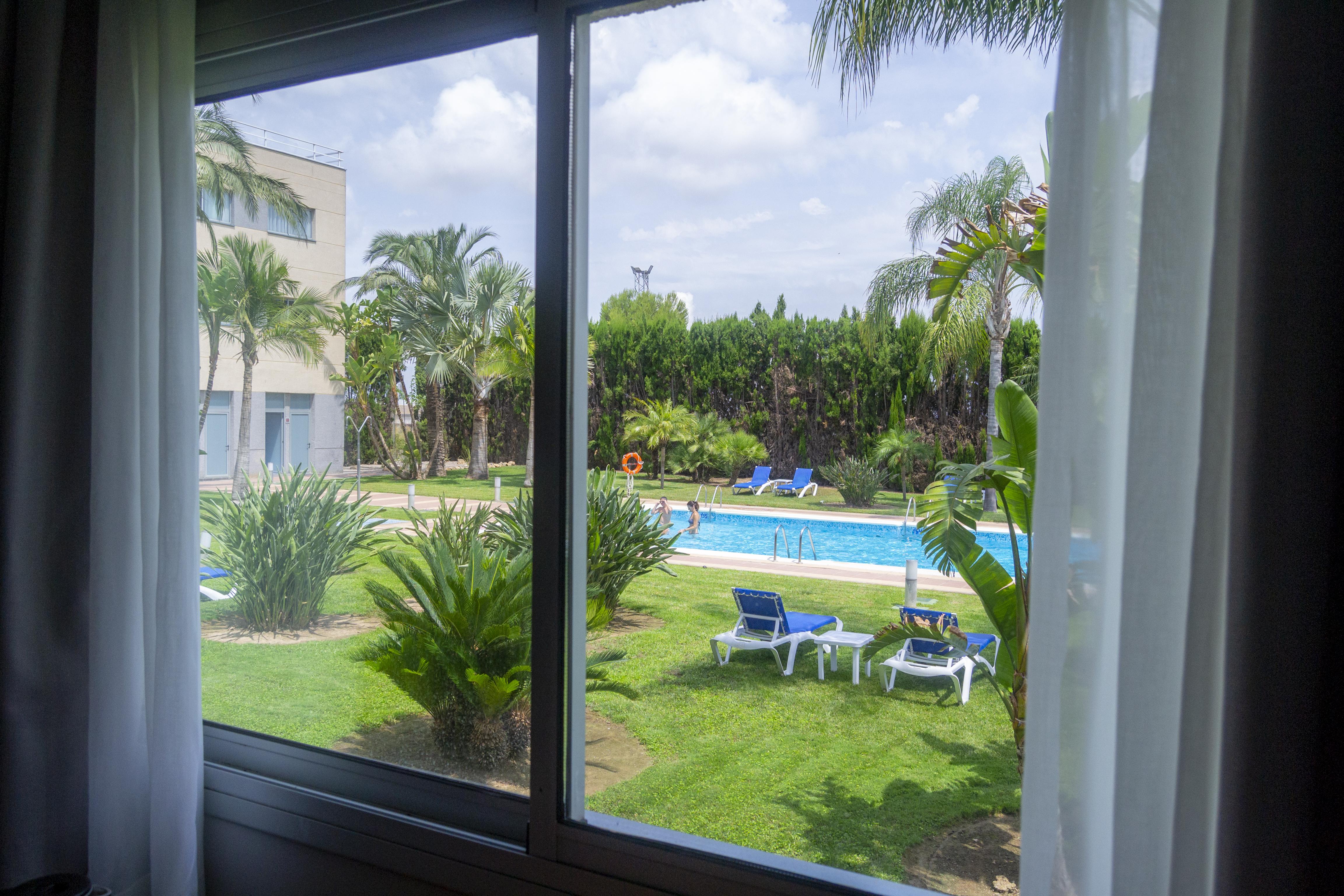 Hotel Ramada By Wyndham Valencia Almussafes Esterno foto