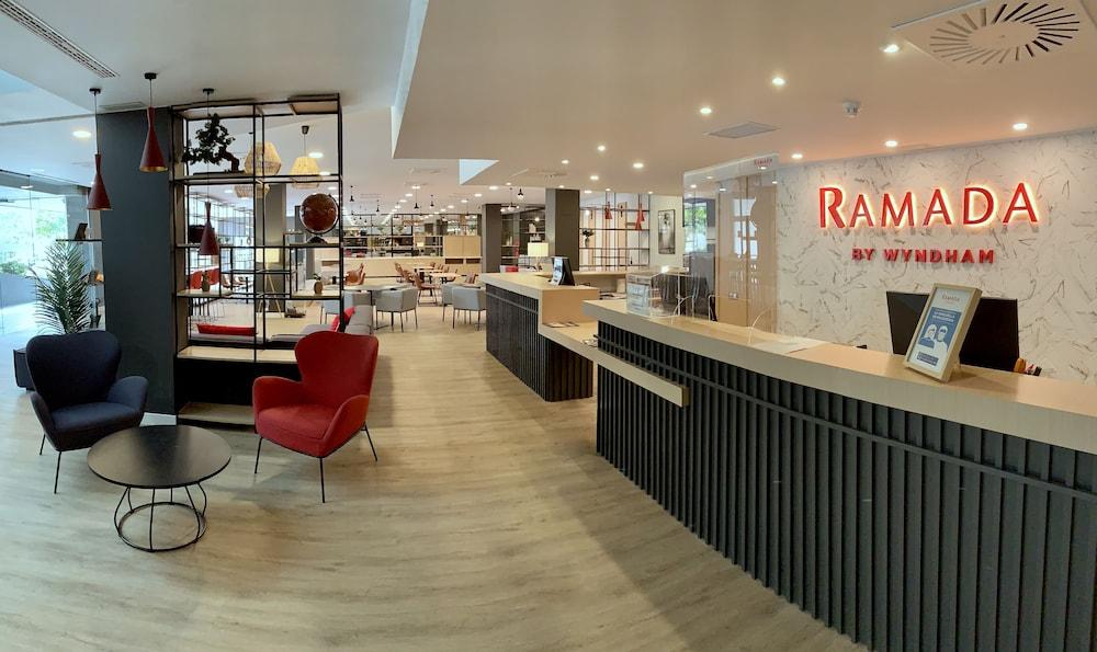 Hotel Ramada By Wyndham Valencia Almussafes Esterno foto